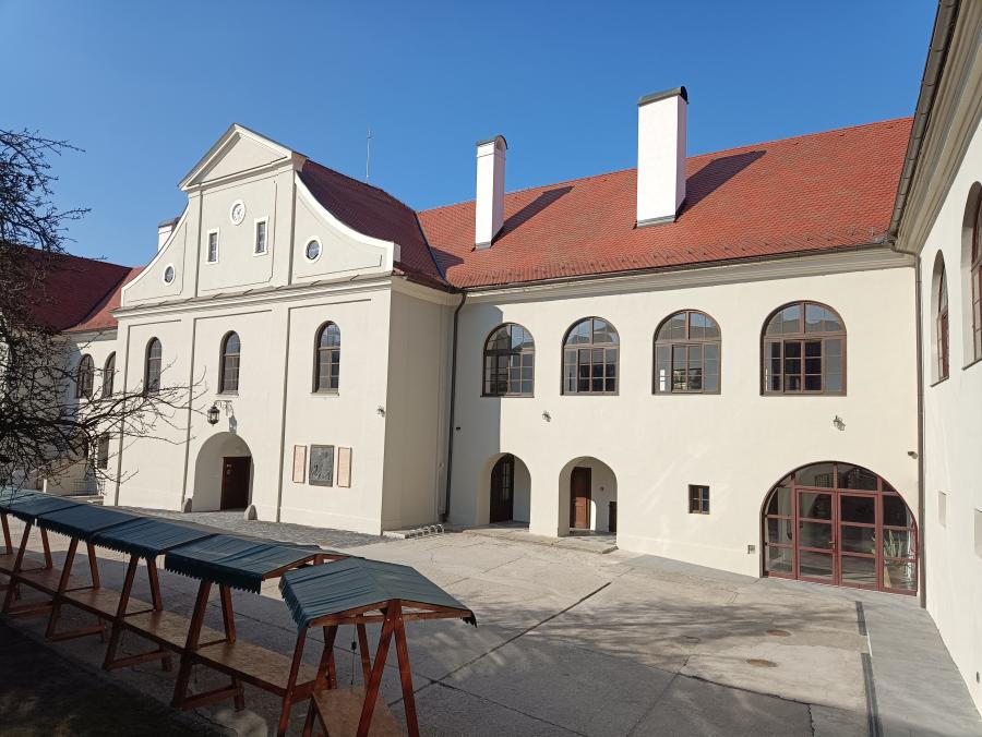 Hrad Modrý Kameň Fotogaléria