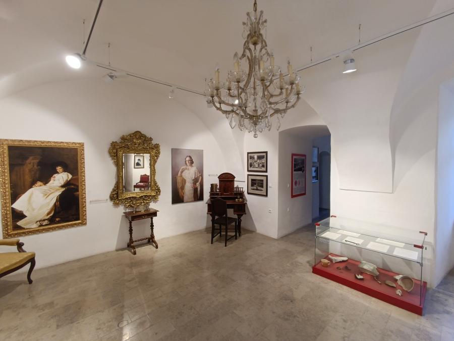 Hrad Modrý Kameň - expozícia histórie Fotogaléria