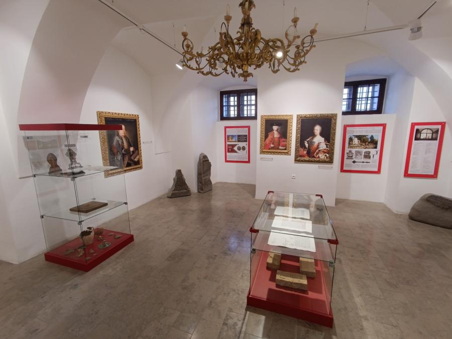 Hrad Modrý Kameň - expozícia histórie Fotogaléria