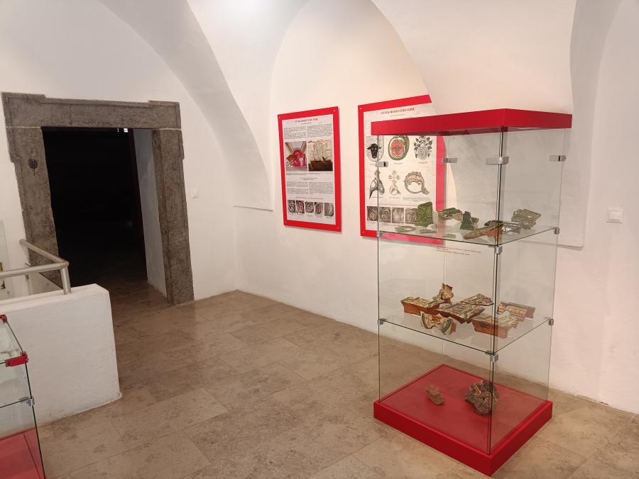 Hrad Modrý Kameň - expozícia histórie Fotogaléria