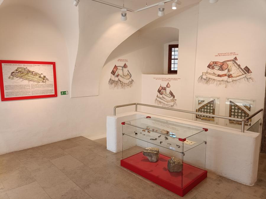 Hrad Modrý Kameň - expozícia histórie Fotogaléria